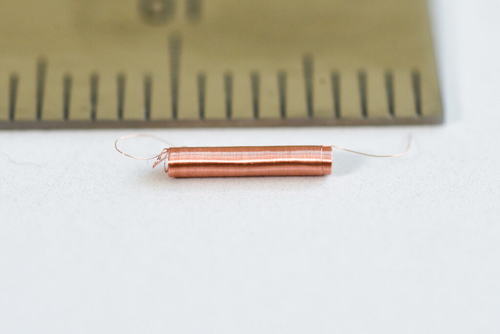 内径0.11mmの極小コイル